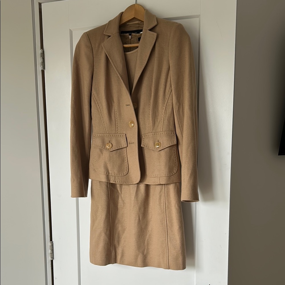 RIANI Camel color Wool/cashmere Blazer and Dress Set | size 4